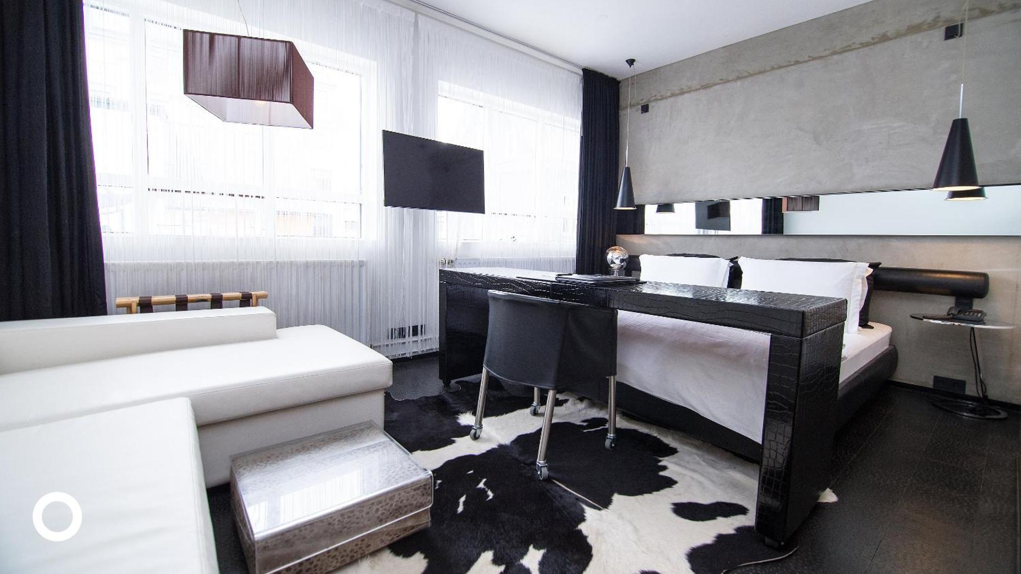 Deluxe Double Room,1277137342:JPEG