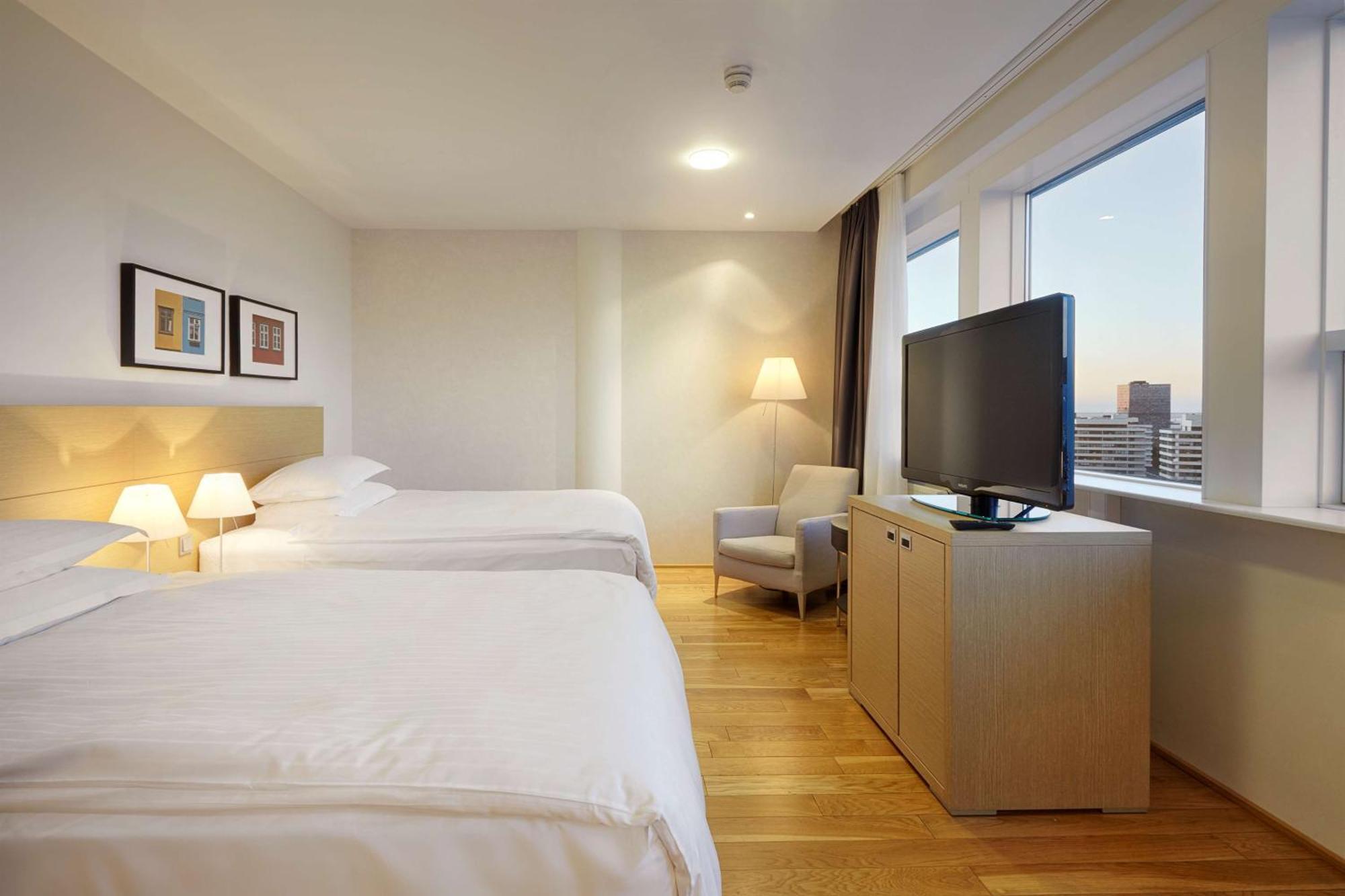 Executive Plus Twin Room,1516326652:JPEG